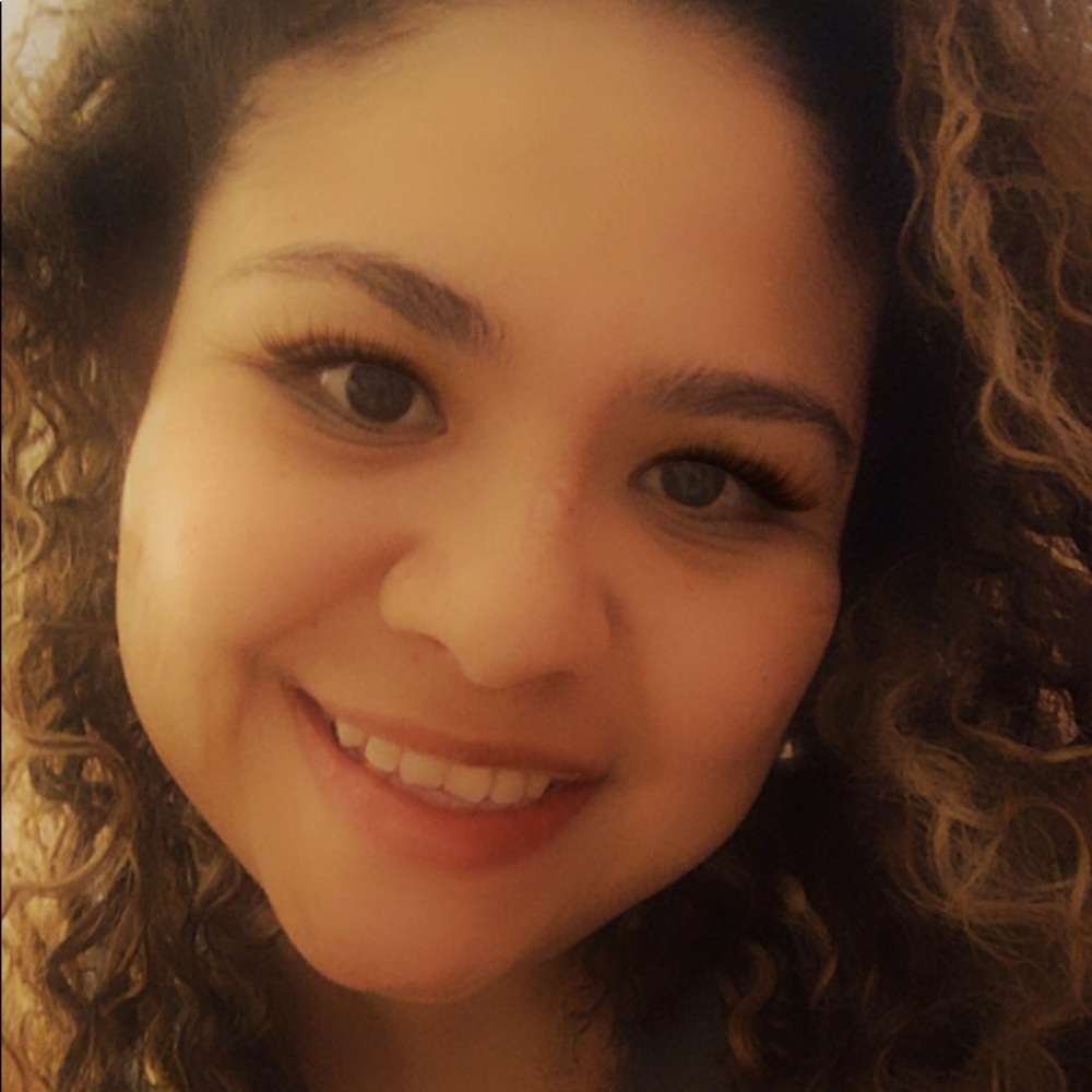 Meet your Posher, Yessica